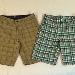 Izod Men's Plaid Shorts Set - Olive Tan and Green Navy Plaid